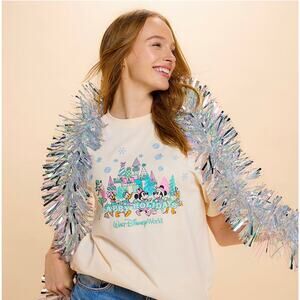 Disney Parks Mickey Mouse and Friends Holiday T-Shirt Walt Disney World
World